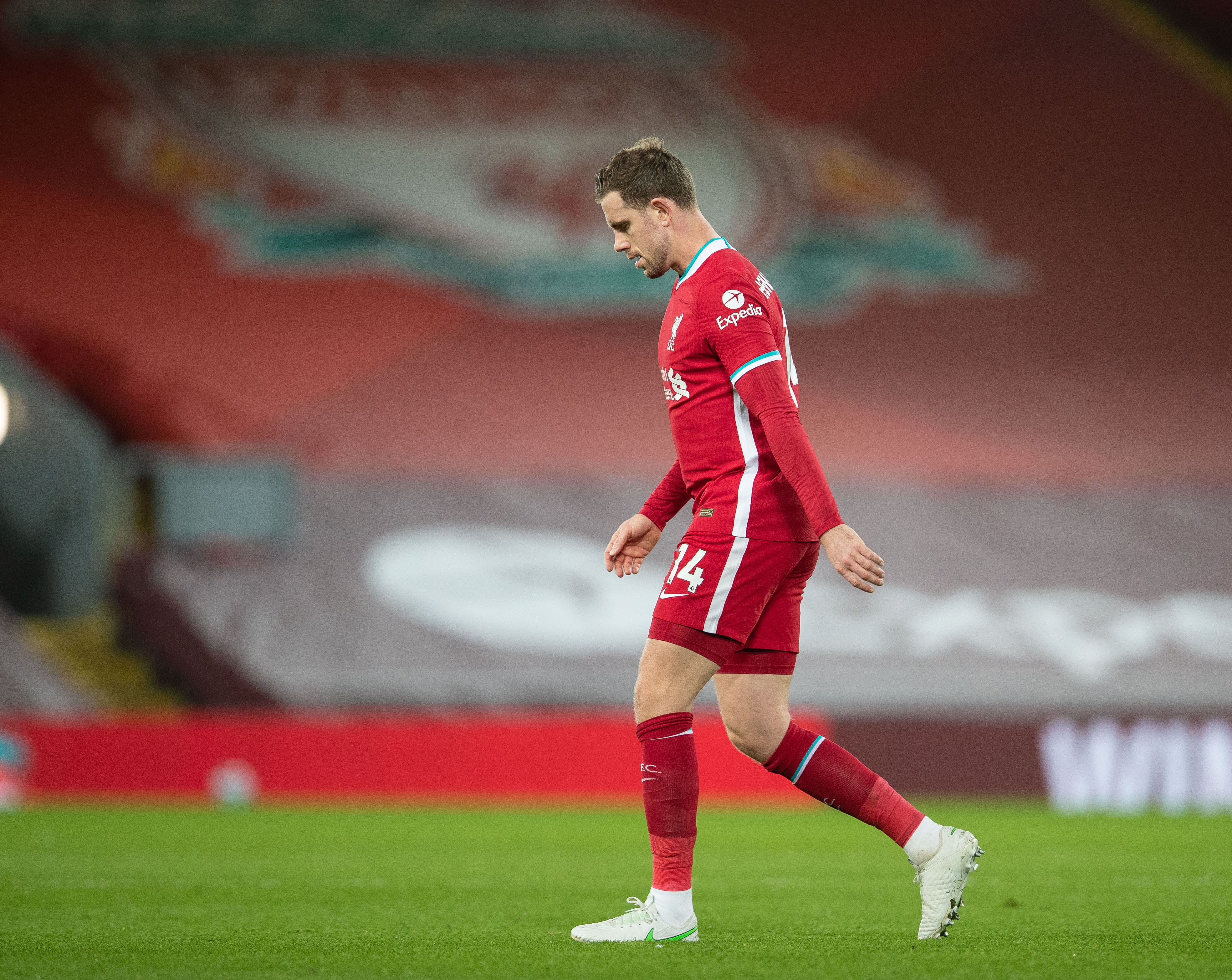 那不勒斯1-1爆冷，亚特兰大4-0大胜三连胜，拜仁客场险胜只赢一个（那不勒斯1-1遭冷平，亚特兰大4-0豪取三连胜，拜仁客场一球险胜）