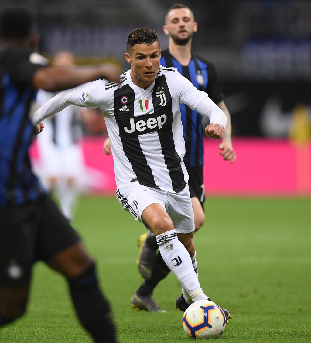 世界杯名场面：梅西让荷兰教练组闭嘴（世界杯高光一幕：梅西令荷兰教练组噤声）