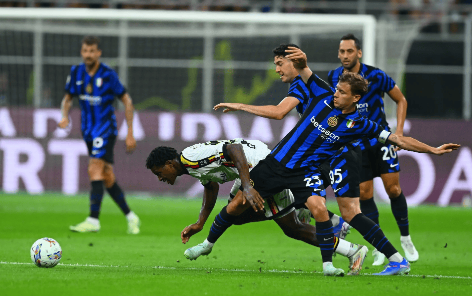 库尔图瓦：当下我肯定是最佳门将之一；没感觉更衣室关系不好（库尔图瓦：我如今无疑是顶级门将之一；未觉更衣室关系紧张）