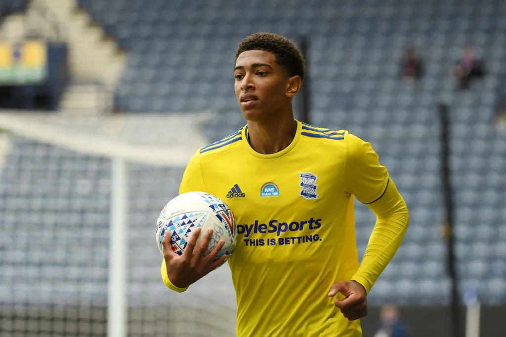 与去年排名相同，北京国安与山东泰山分别锁定中超第四第五（北京国安、山东泰山再度分列中超第4与第5）