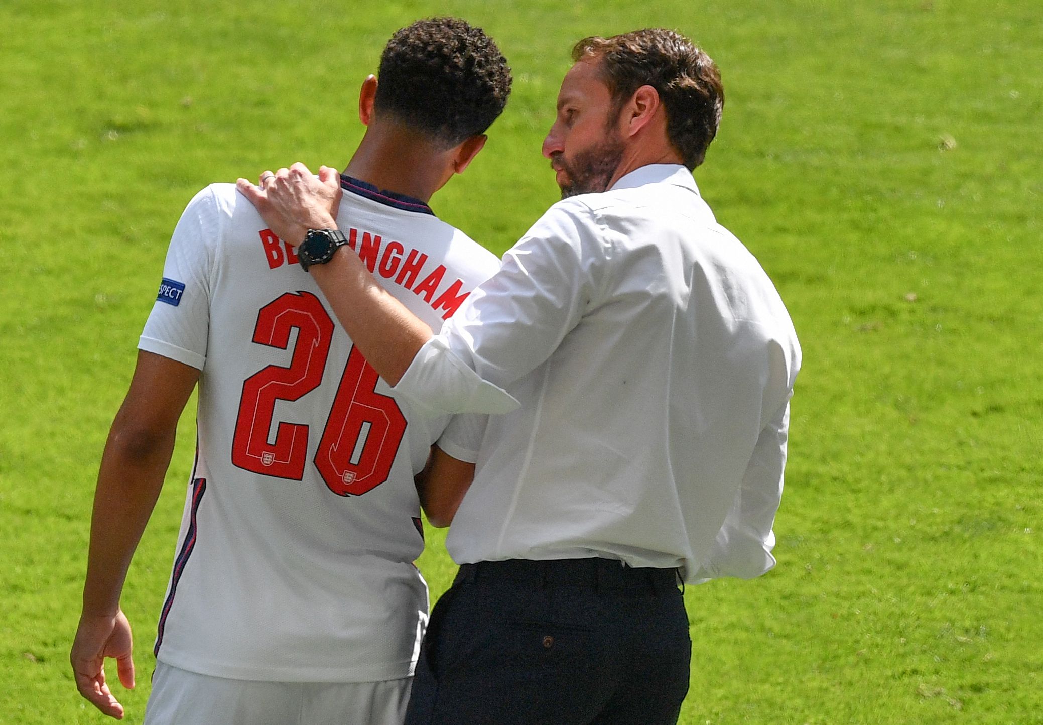 恰20：尼科-帕斯？他进步了很多很有前途，但我不关注对手（恰20谈尼科-帕斯：进步显著前景可期，我只专注本队）