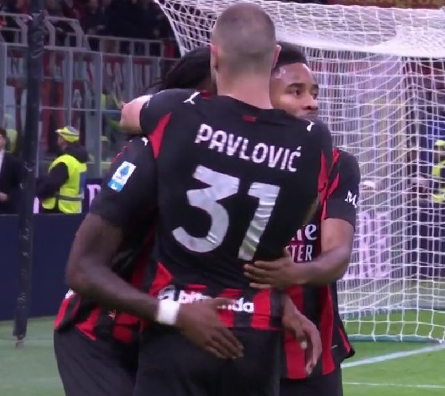 穆里尼奥：孔蒂的那不勒斯很难找到弱点，不讨论重回皇马话题（穆里尼奥称孔蒂那不勒斯难觅短处，回归皇马话题不谈）