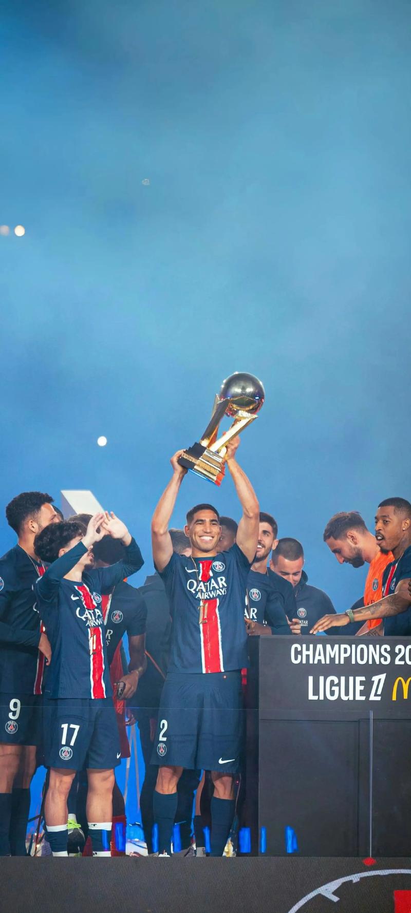 一场5-1狂胜！梅西创造个人新纪录，率领迈阿密国际斩获东部冠军（5-1大捷！梅西刷新个人纪录，率迈阿密国际加冕东部冠军）