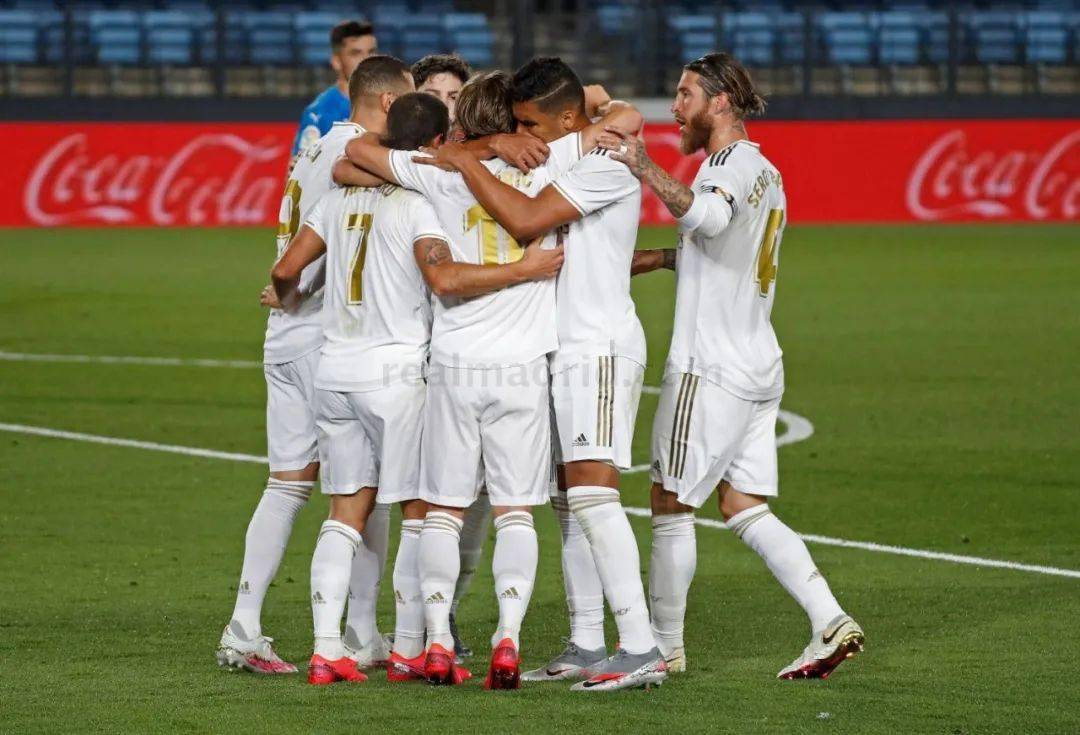 球迷提前退场！斯洛特下课倒计时 伊萨克遭遇119年之耻（球迷提前散场！斯洛特帅位告急倒计时 伊萨克创119年最尴尬纪录）