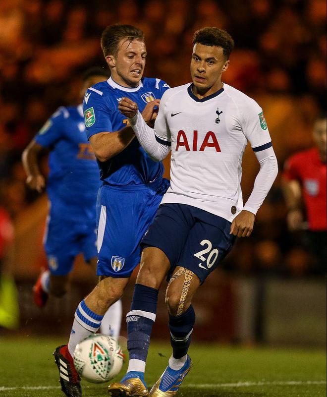 双喜临门，费尔明在巴萨一线队生涯百场里程碑中破门（双喜加身，费尔明巴萨一队第100场里程碑战破门）