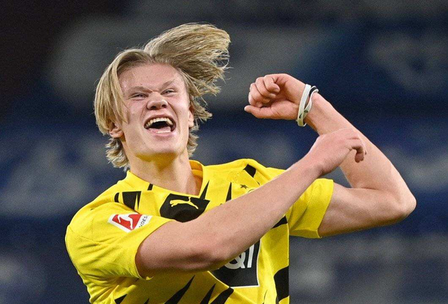 萨索洛前锋皮纳蒙蒂比赛时家中失窃，事发时孩子和保姆在家里（萨索洛射手皮纳蒙蒂比赛期间家中被盗，案发时孩子与保姆在屋内）