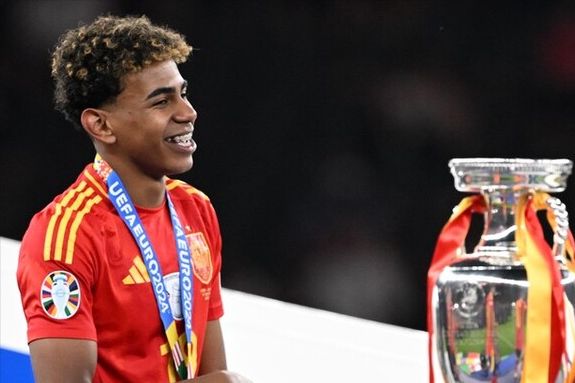 在线辟谣！里弗斯：我们和字母哥没有对话，他也没要求被交易（里弗斯线上澄清：未与字母哥对话，对方也未提出交易申请）