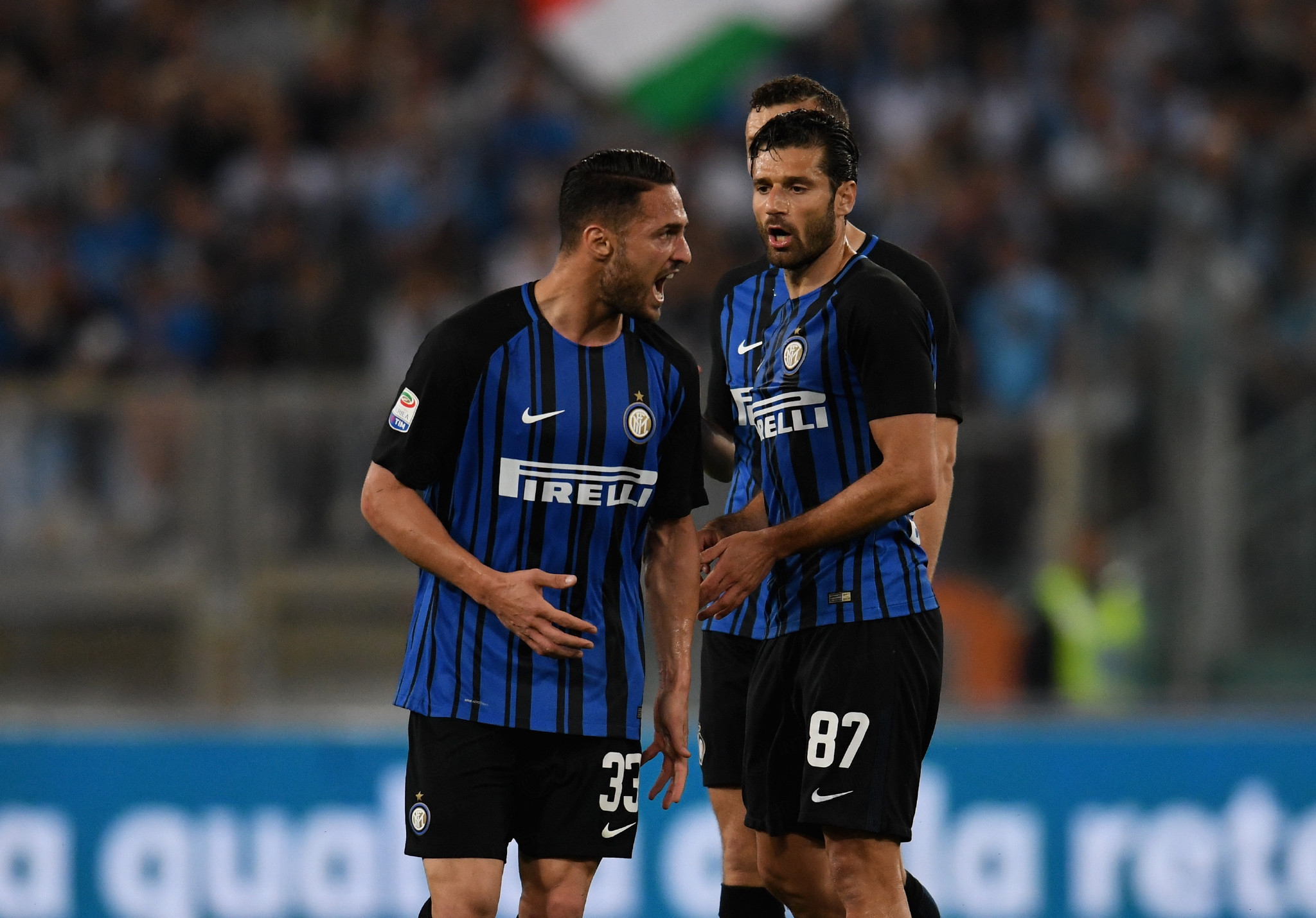 美职联列梅西和穆勒交手记录：梅西3胜7负，非友谊赛仅1胜（美职联盘点梅西与穆勒对决：梅西3胜7负，正式比赛仅1胜）