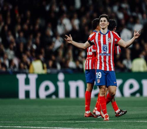 法比奥晒照：仔细看我受伤的右膝，你就知道我们队付出了一切（法比奥晒图：看我右膝的伤，就知道我们拼到极限）